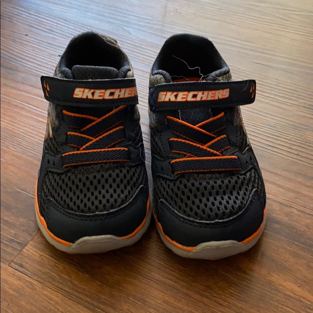 Skechers toddler size 8